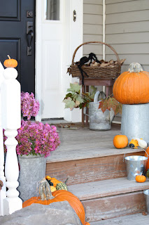 Outdoor Fall Decorating - Finding Home Farms