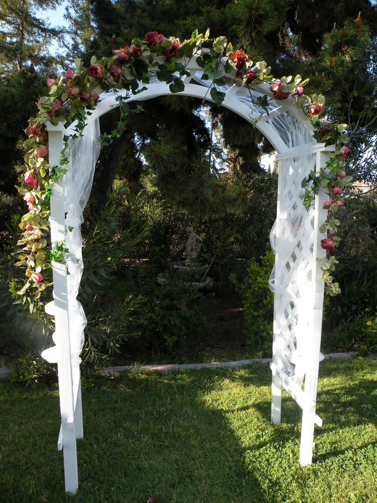 Rent THE Perfect Wedding Wooden Lattice Arch