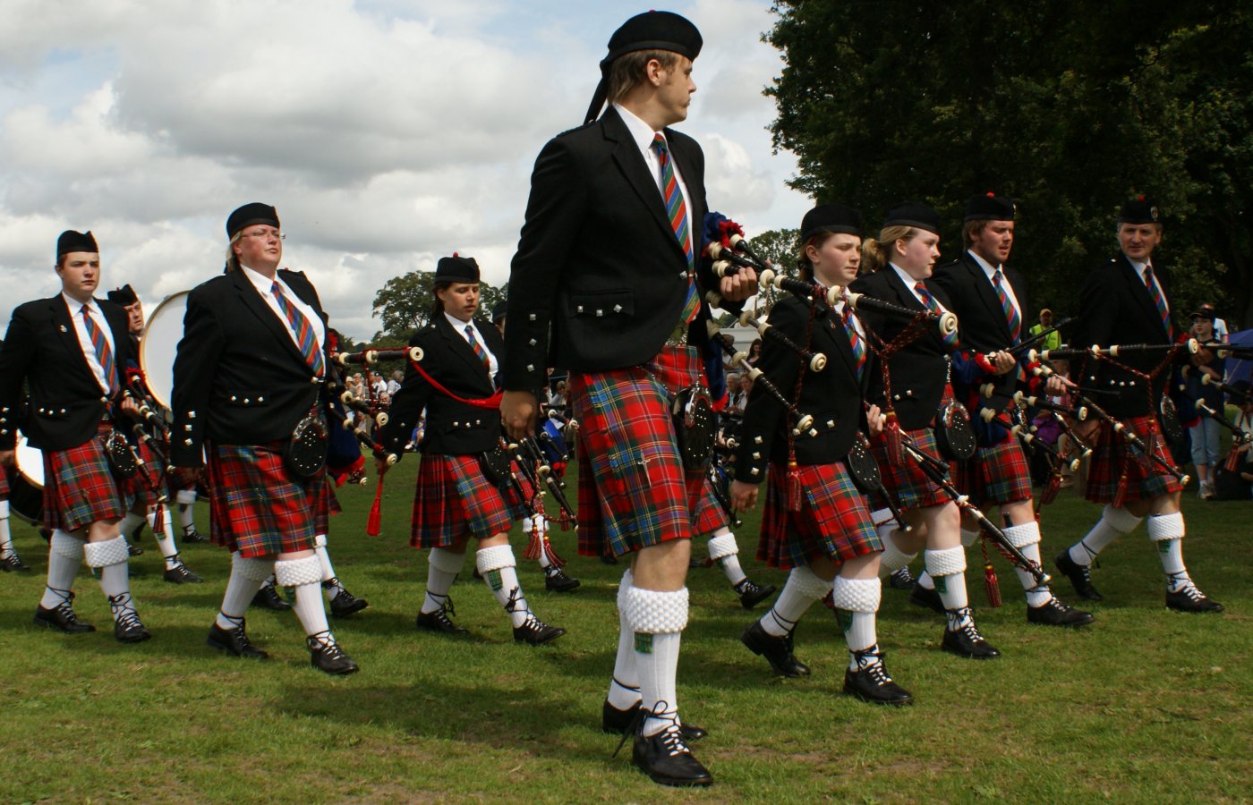 [Photograph+Pipe+Bands+On+The+March+Perth+Scotland.jpg]