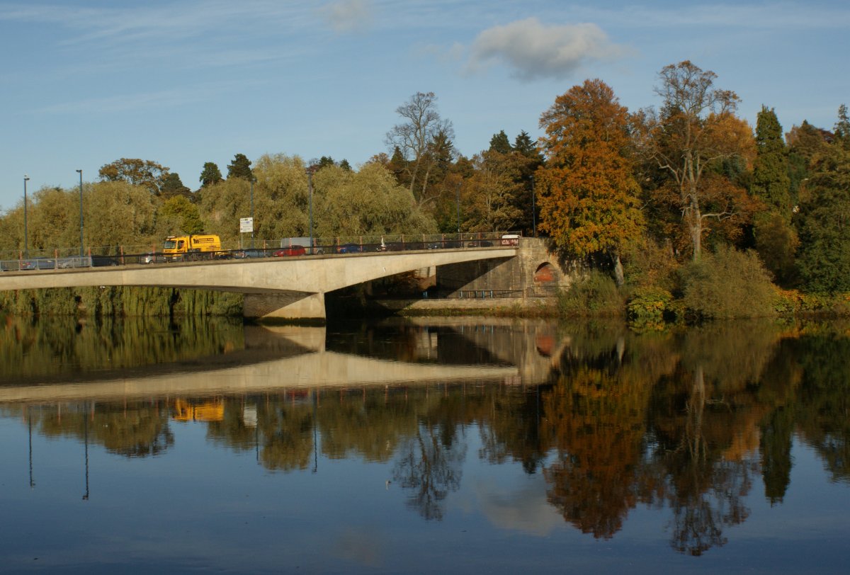 [October+16th+Photograph+Queen's+Bridge+Perth+Scotland.jpg]
