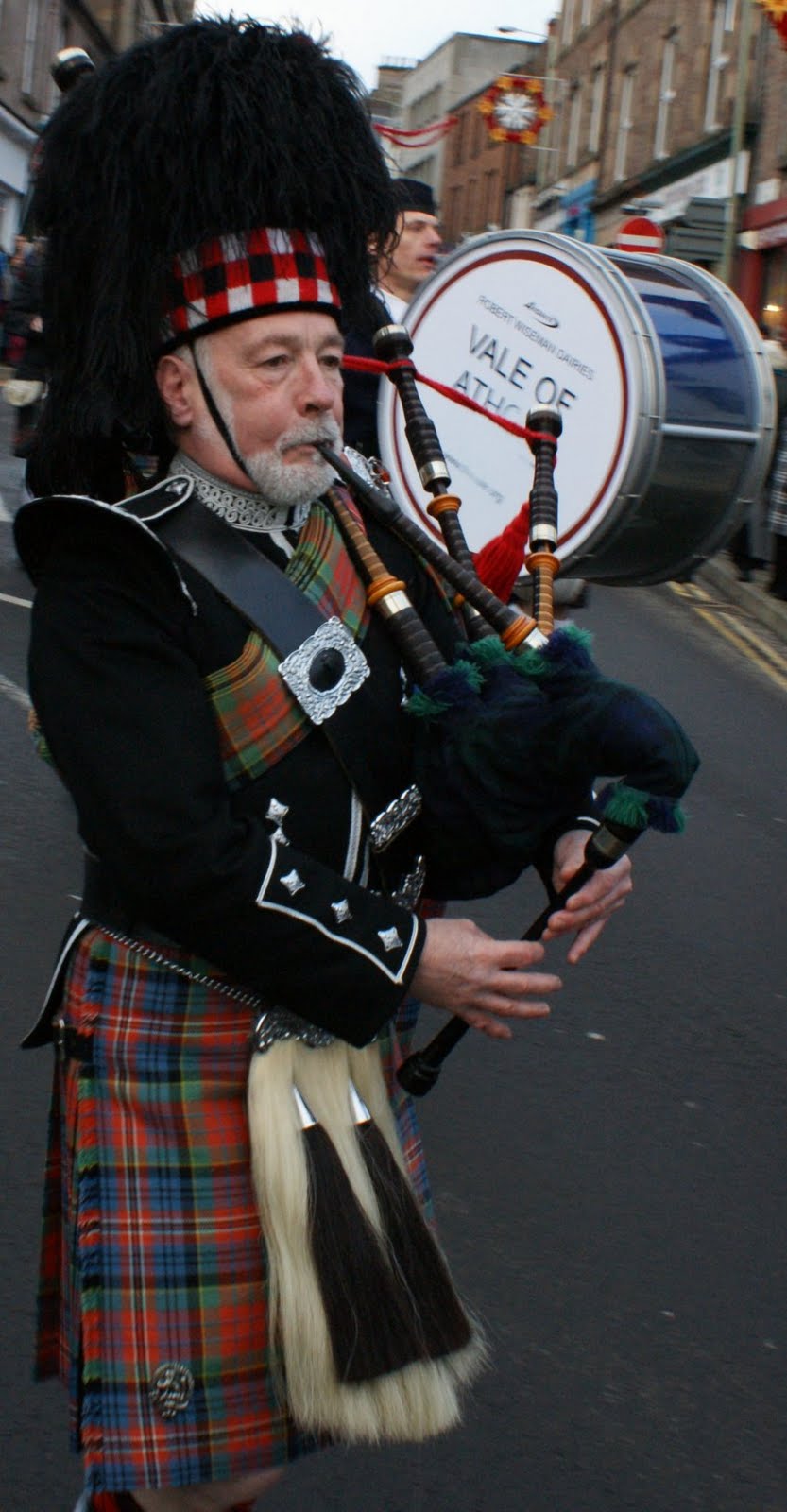 Tour Scotland November 28th Photograph Bagpiper Scotland