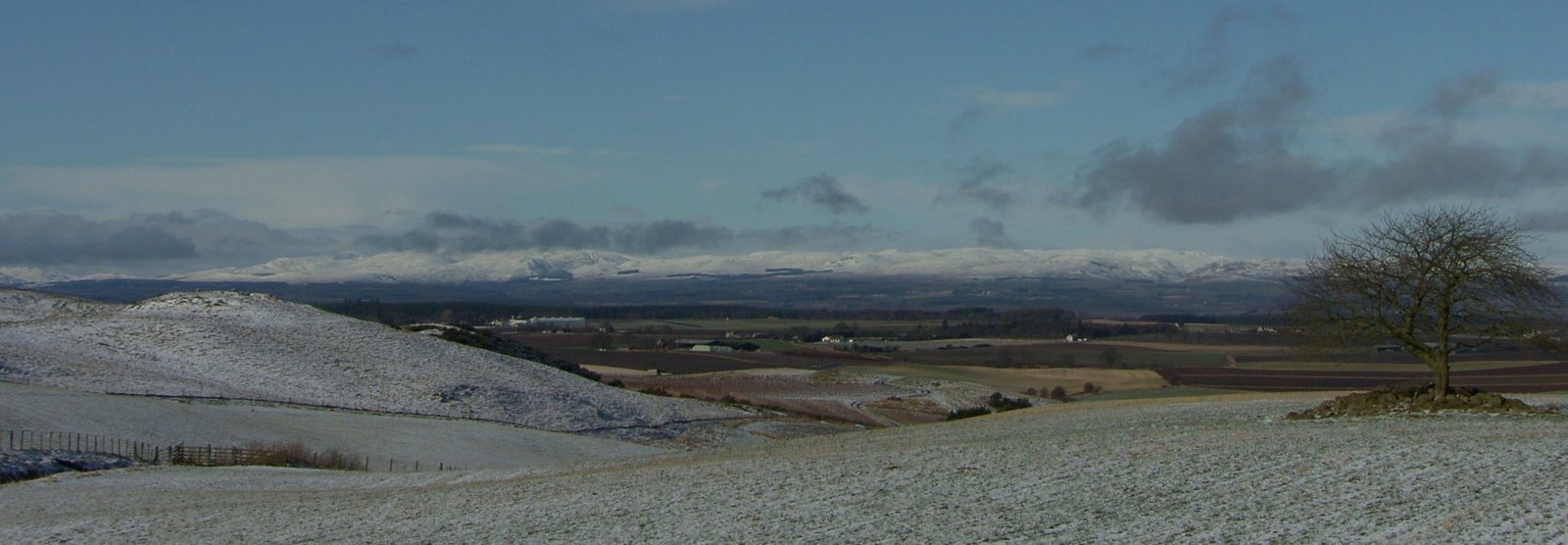 [December+20th+Photograph+Snow+Scotland.jpg]