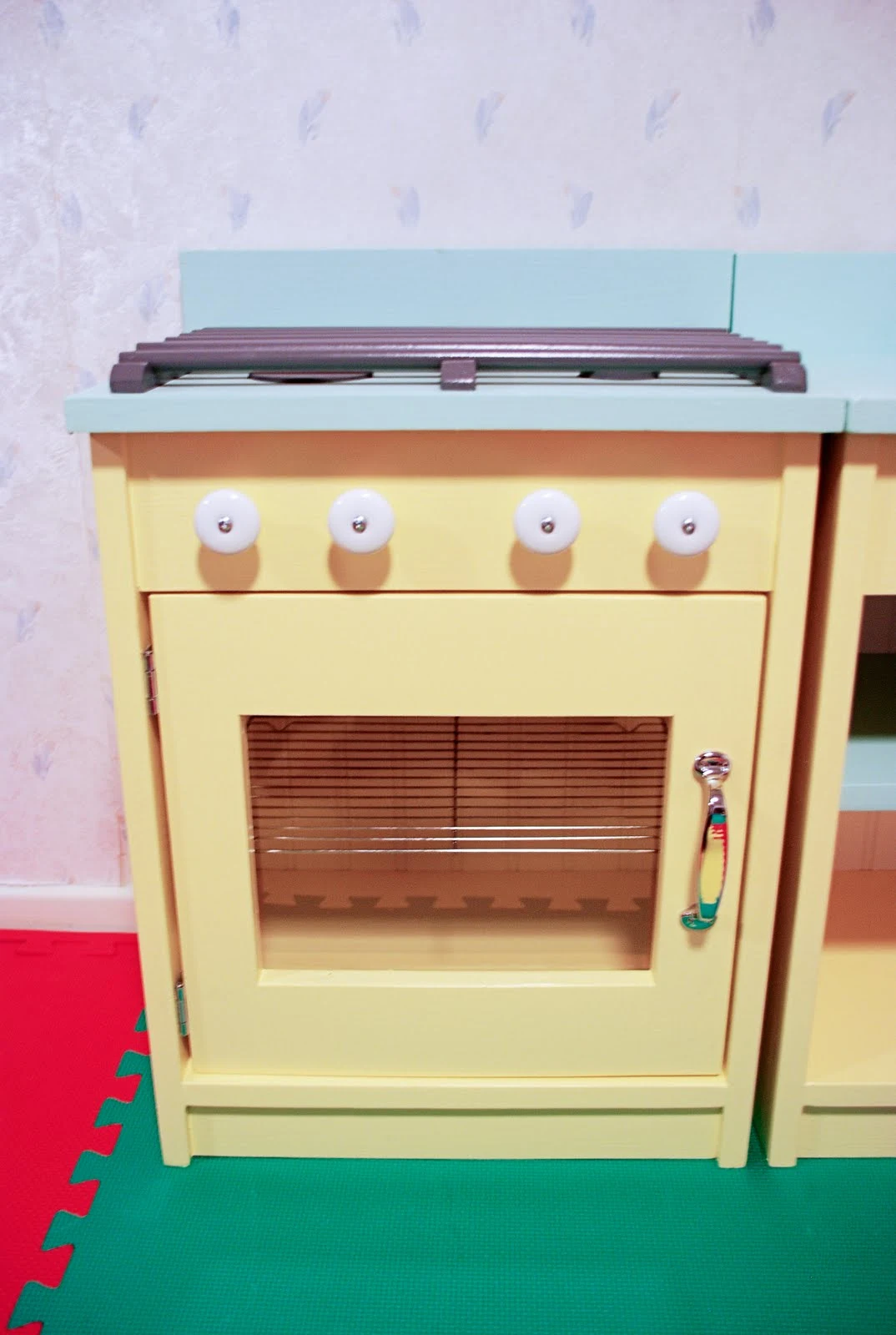 diy wooden play kitchen, play kitchen stove, play kitchen sink, homemade play kitchen, diy toy kitchen