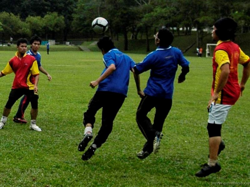 Paradoks Kekampungan: 5 Sukan Maskulin