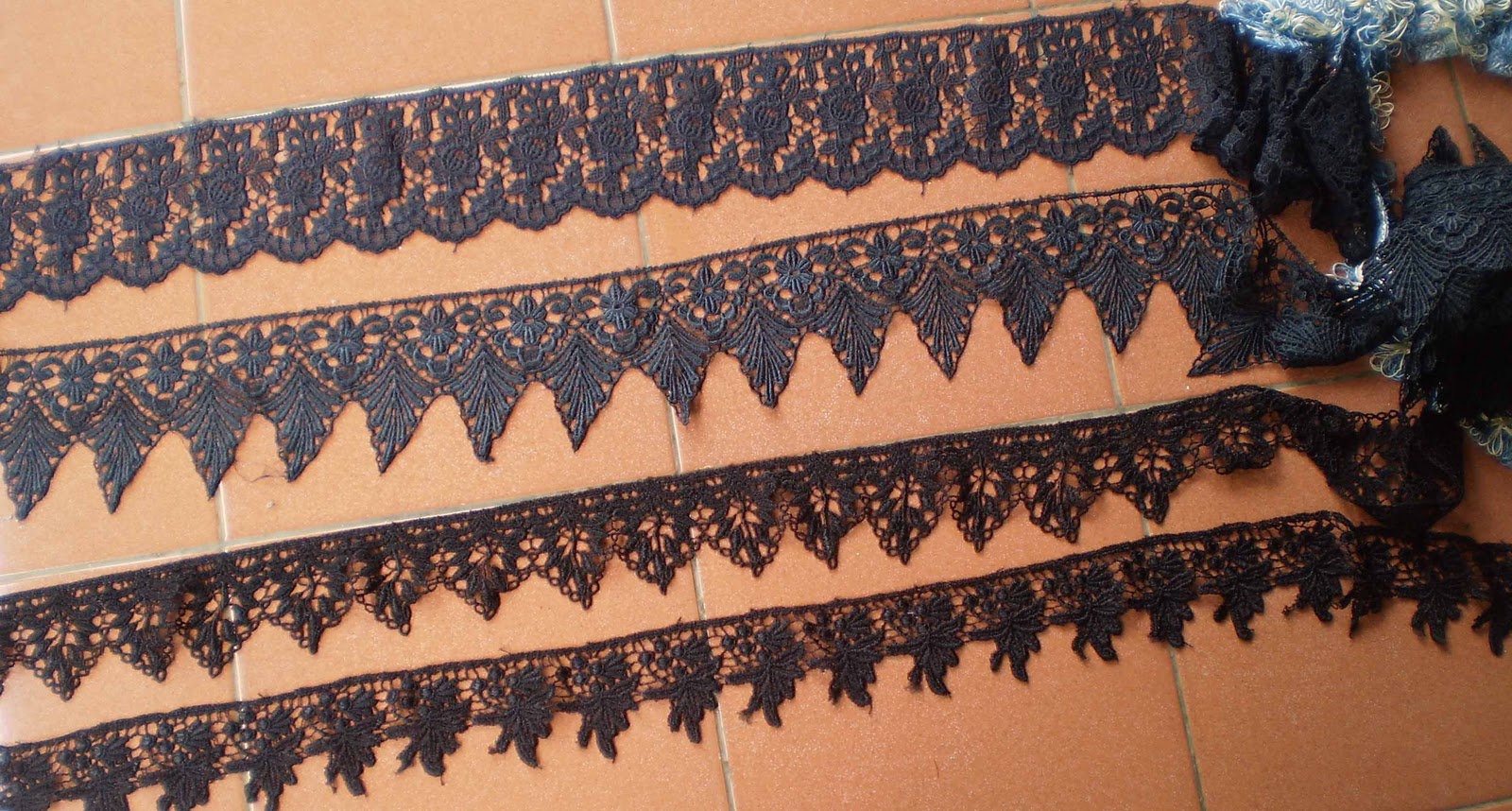 GROSIR BERBAGAI MACAM RENDA: ANEKA RENDA DENGAN HARGA GROSIR