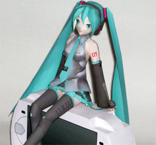 Hatsune Miku Papercraft 3