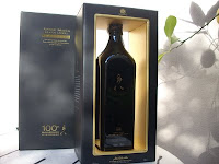 la botella de Johnnie Walker Black Labelespecial 100 aniversario