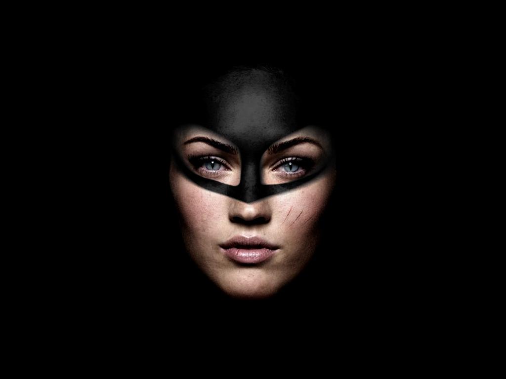 [megan_fox_catwoman_wallpaper.jpg]