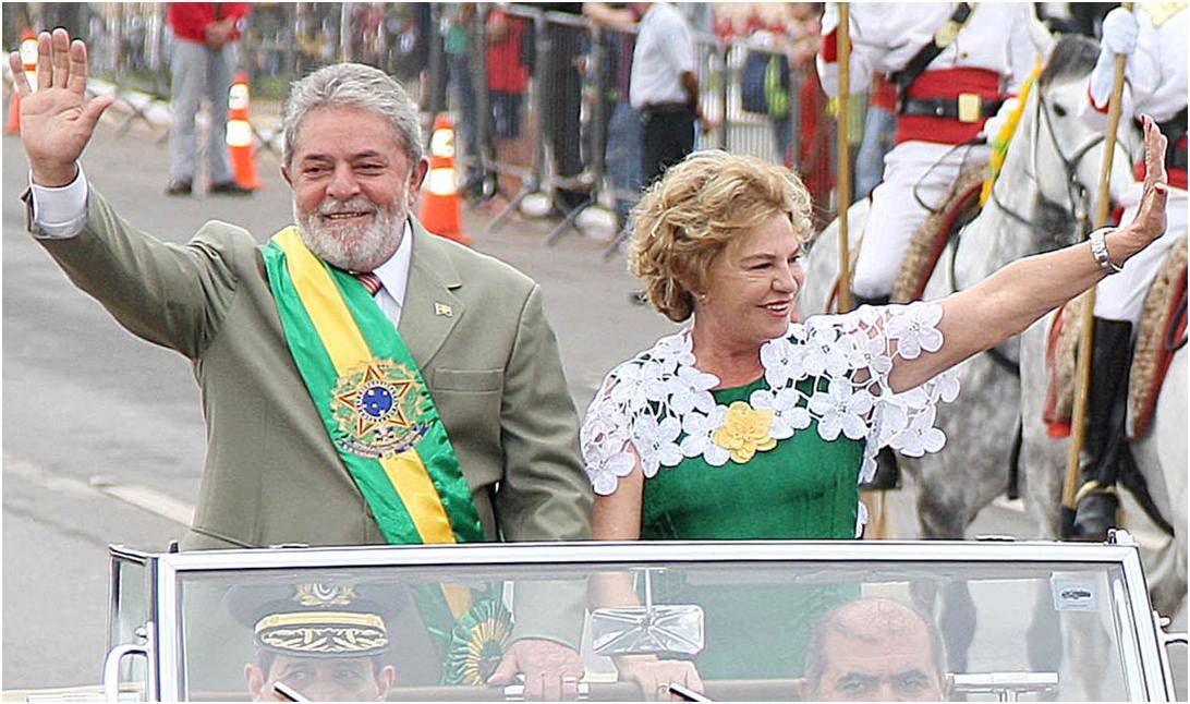 [Lula+e+Marisa+7+de+setembro.jpg]