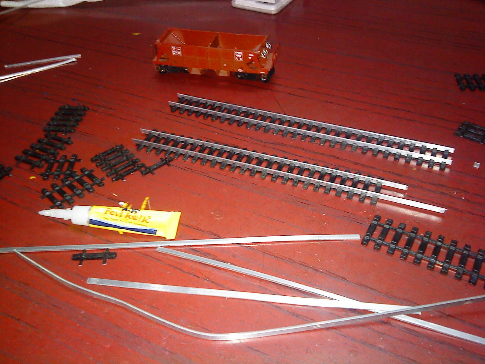 [home-made-tracks.JPG]