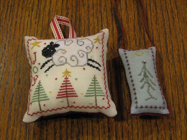 [ornaments2Faye.JPG]