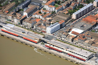photo aérienne quartier des Chartrons à Bordeaux (hotel Seeko'o et hangars rénovés)