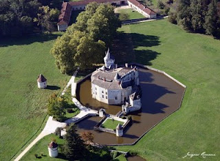 Photo aérienne du Château de Montesquieu à La Brède