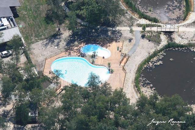 vue aérienne piscine du camping internationnal de Bordeaux
