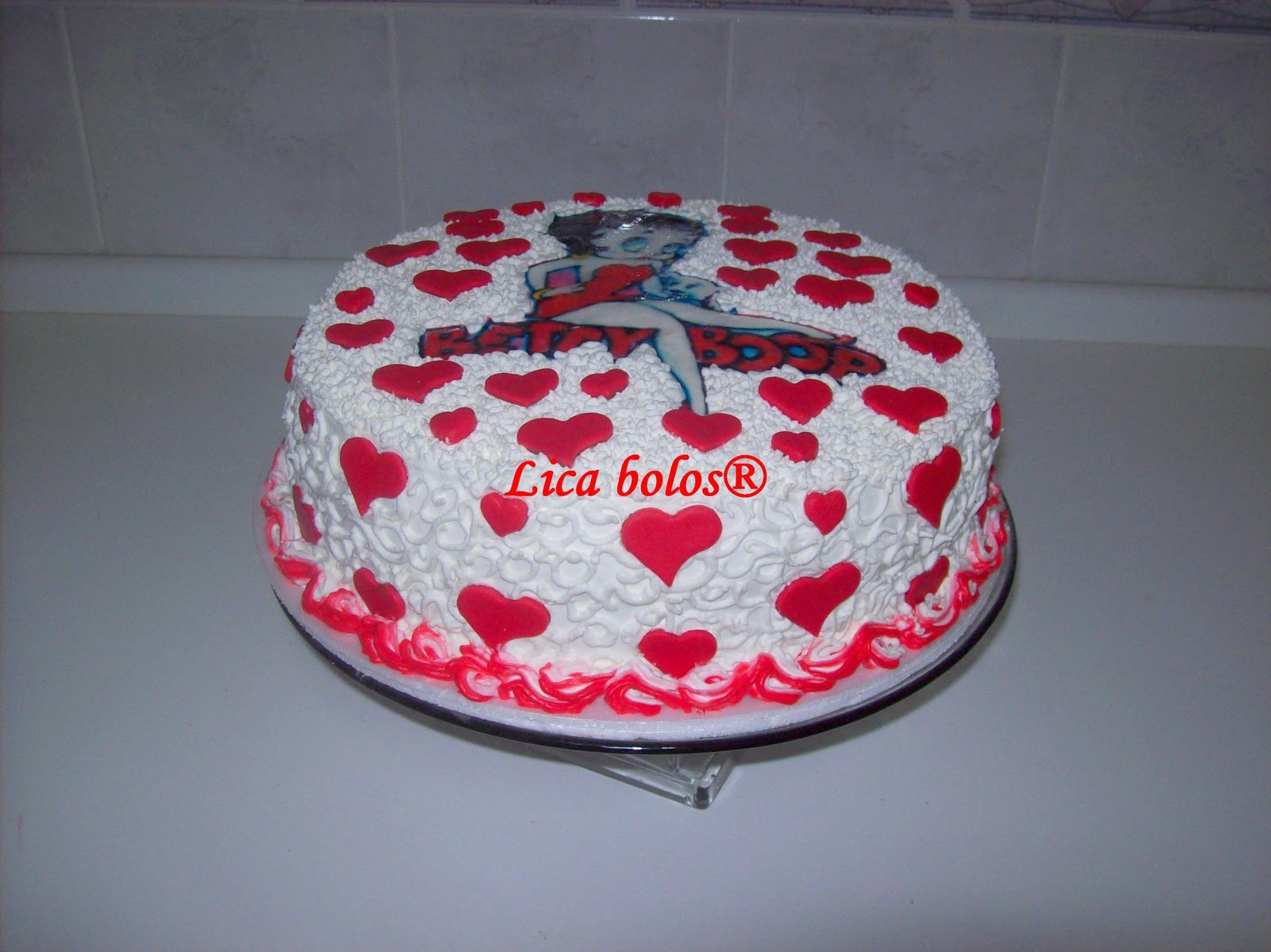 LICA MARTIN ENSINANDO E APRENDENDO BOLO BETTY CHANTILLY E