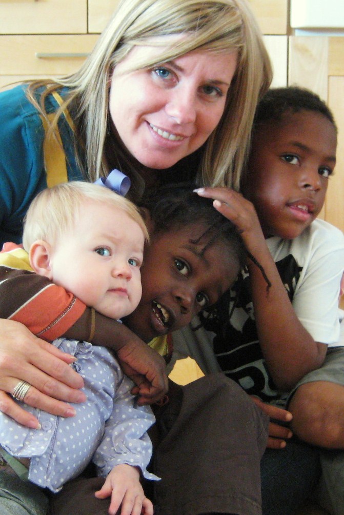 [kristen+with+kids.JPG]