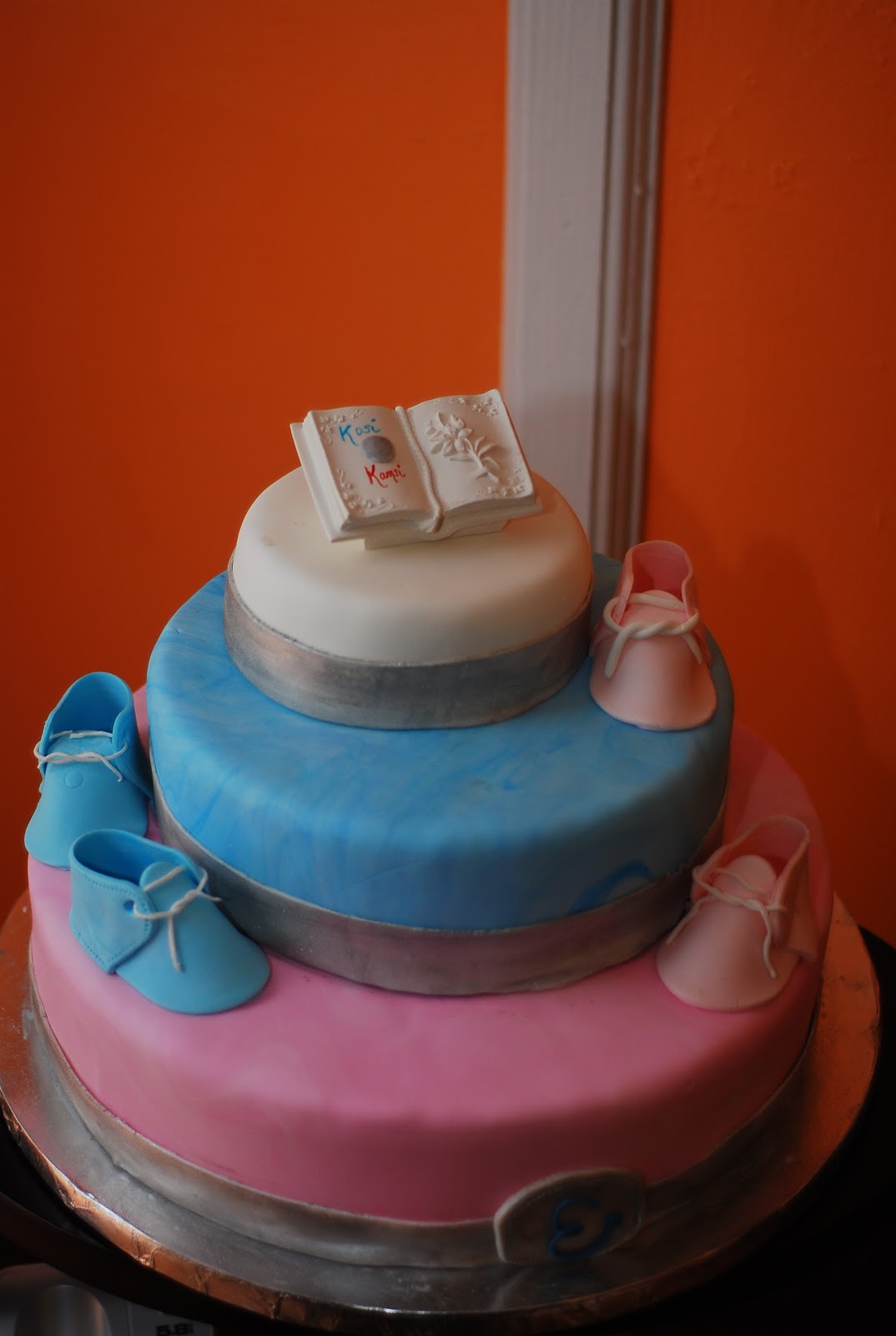 Bim's Flavors..... Twin Baby Shower Cakes
