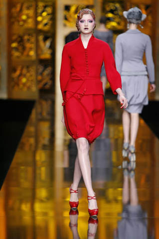 [Christian_Dior_Winter_2009_007.jpg]