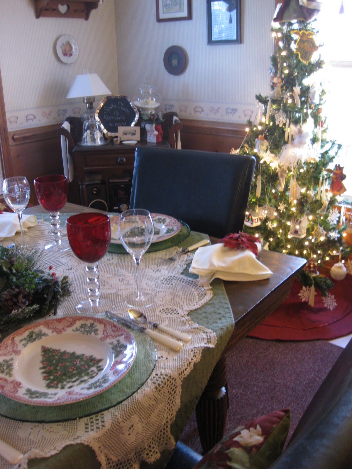 MidAtlantic Martha Tablescape Thursday  Signs of Christmas