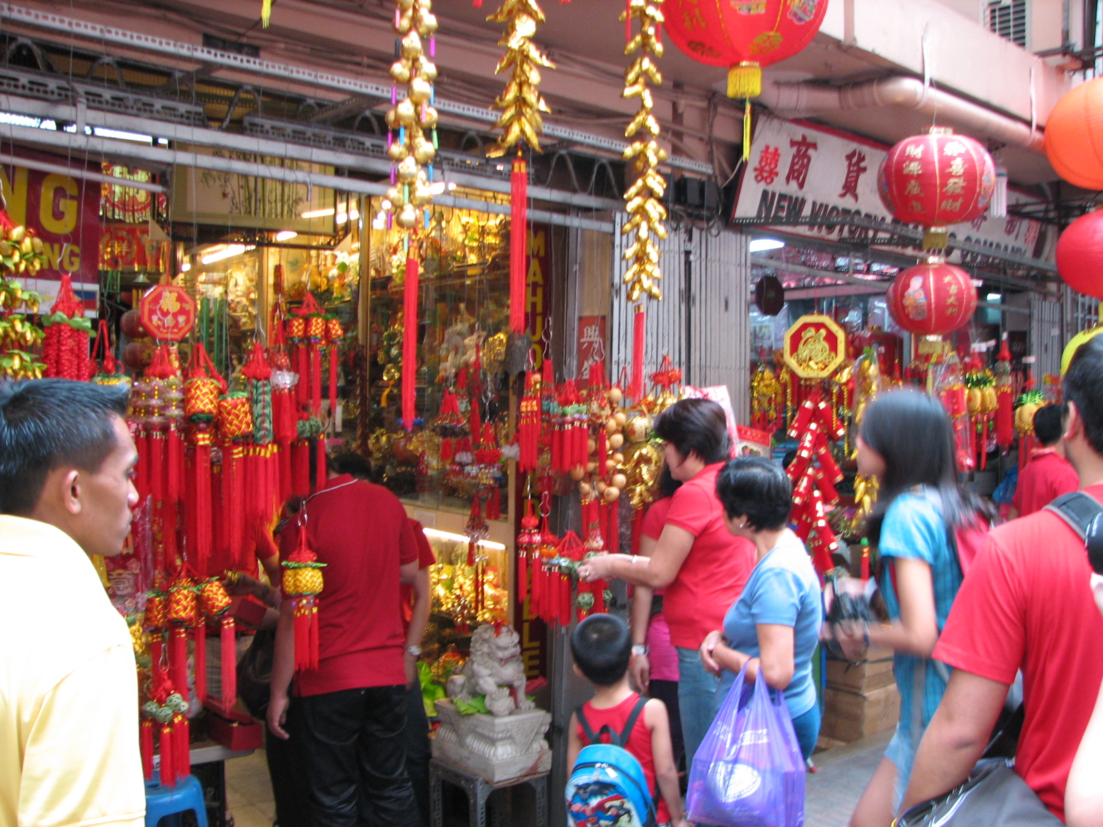 A Life Less Ordinary: Chinese New Year 2011 at Manila Chinatown