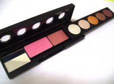 M.A.C fasion eyeshadow RM21(2 BLUSHER + 5EYESHADOW)