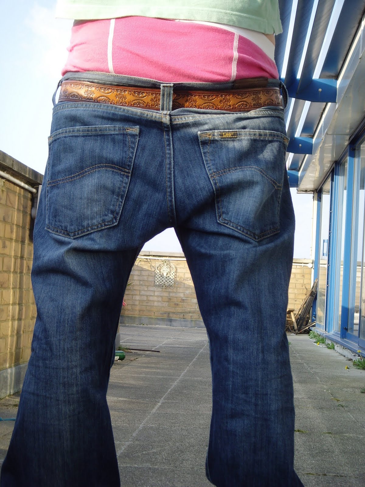 Skirt versus Shirt: Skinny Vs Baggy