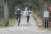 Cheruiyot leading on the 30th kilometer of the 2010 Tallahassee Marathon.