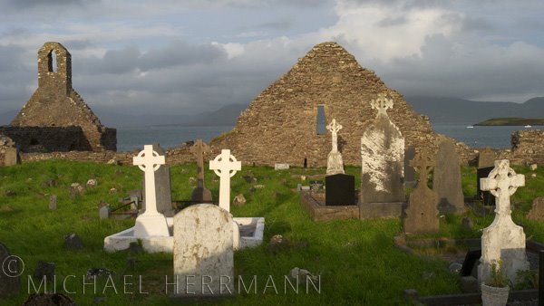 [P1000498ballinskelligsabbey.jpg]