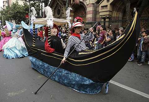 [Theater+Festival+in+Bogota.jpg]