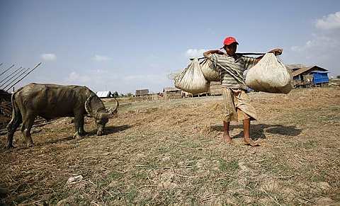 [Cyclone+Nargis13.jpg]