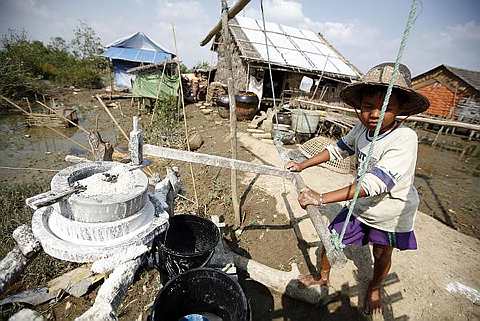 [Cyclone+Nargis14.jpg]