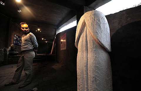 [Visitors+try+3.jpg]