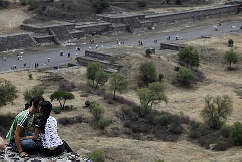 [Mexico's+tourism3.jpg]