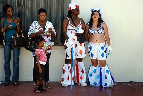 [dancer+wears+2.jpg]