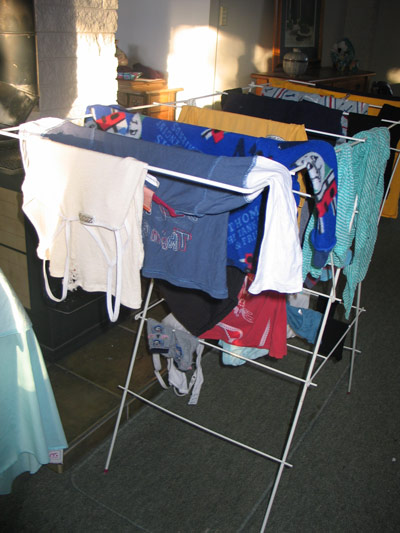 [drying-the-clothes.jpg]