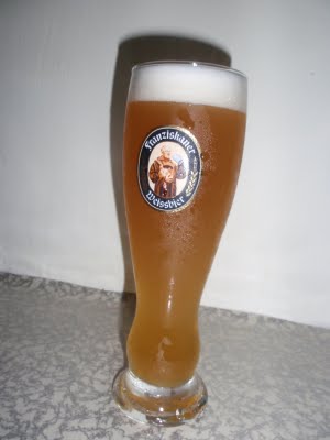 Borneotip: How to Pour a German Wheat Beer
