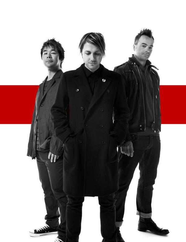 Feeder piece. Feeder 1995 two colours. Feeder 2017 everybody hurts. Feeder piece. Feeder band ep.