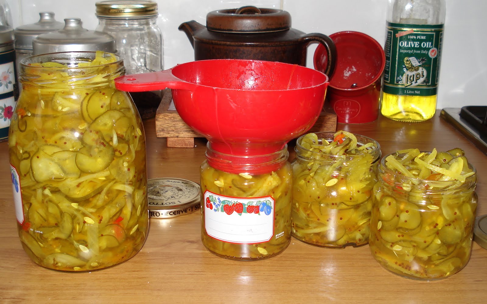 Preserving food in jars down to earth