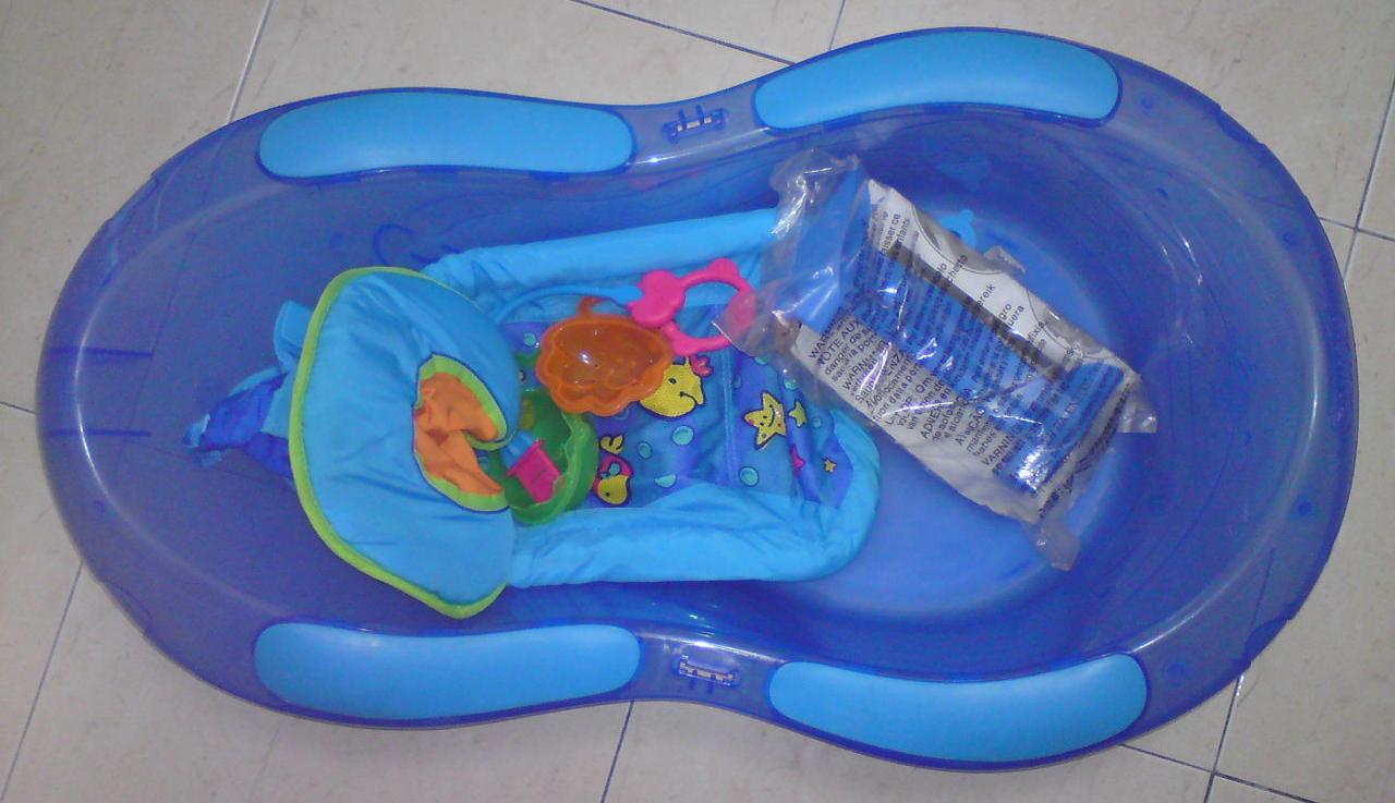 Ibu dan Anak Hasfaz Fisher Price Aquarium Bath Tub