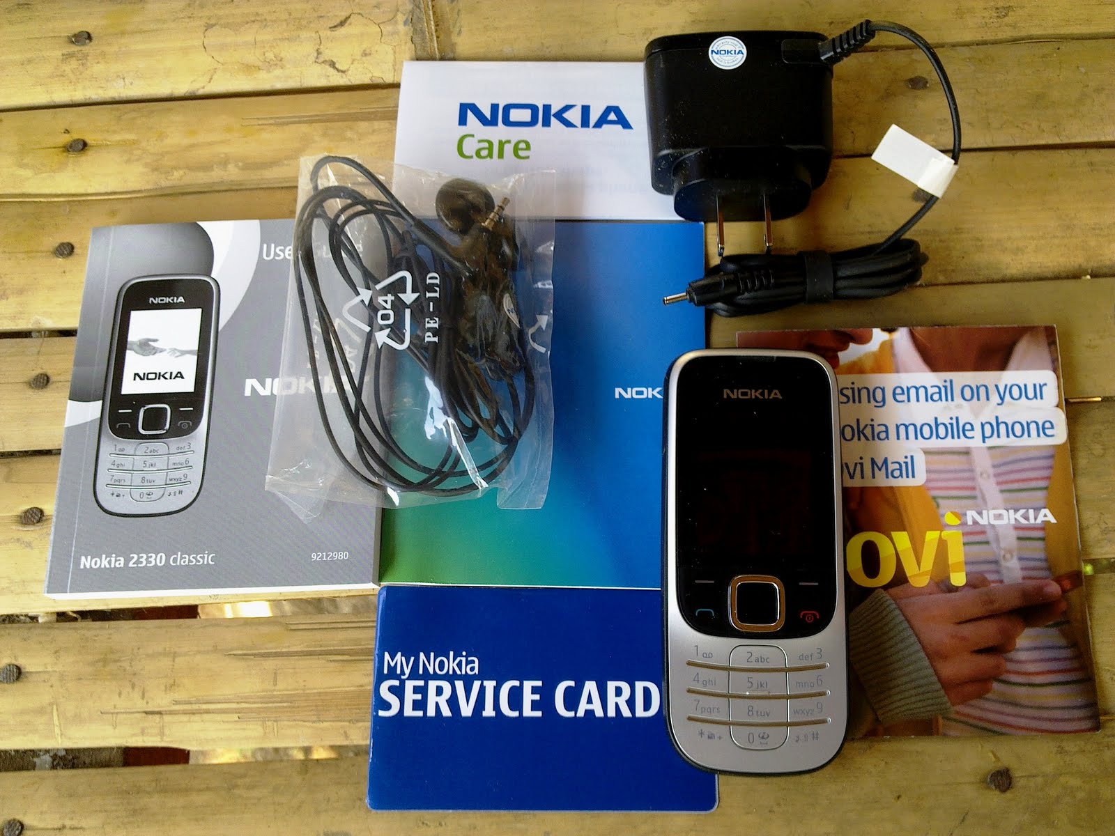 The Nokia 2330 Classic; When Style Meets Steal ~ SCRATCH e-PAD!