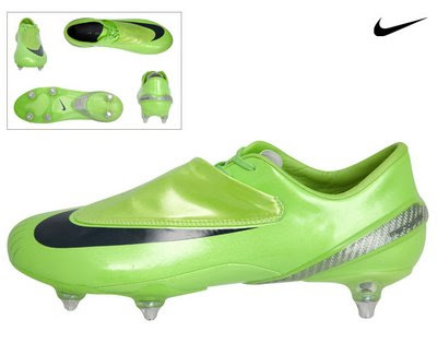 Nike-Mercurial-Vapor-IV-Citron-Green-football-boots.jpg