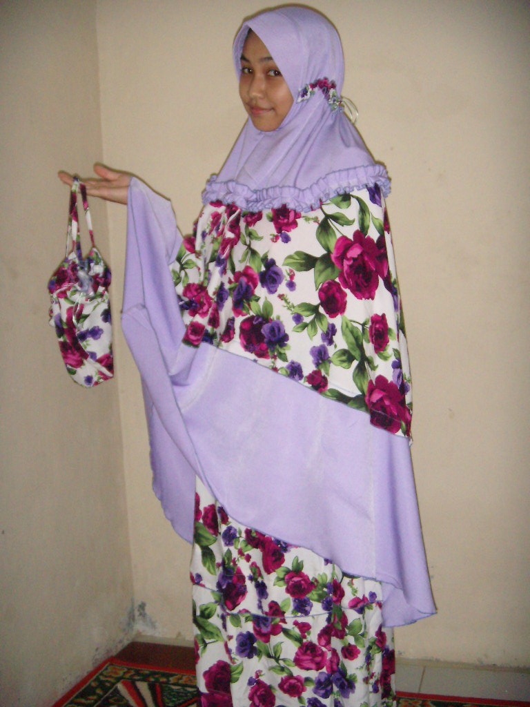 Layana boutique: Mukena Bunga Rumbai