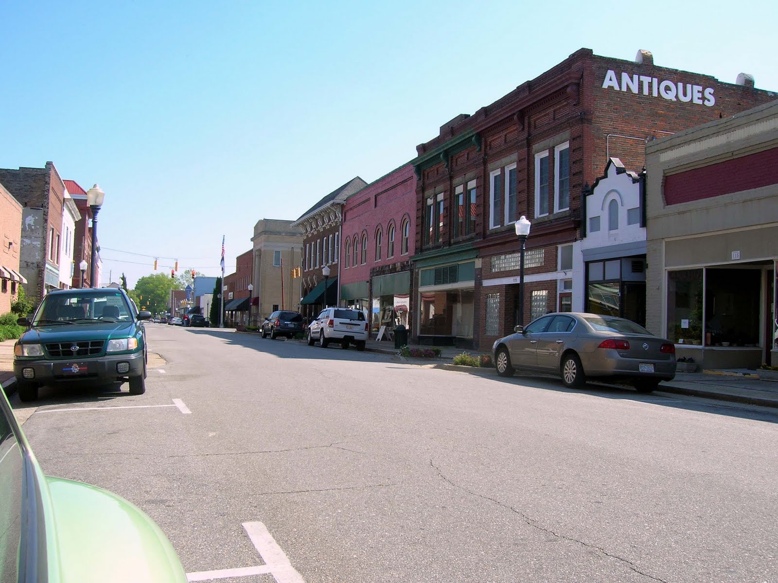 Donna's Art at Mourning Dove Cottage Antiquing in Selma, NC