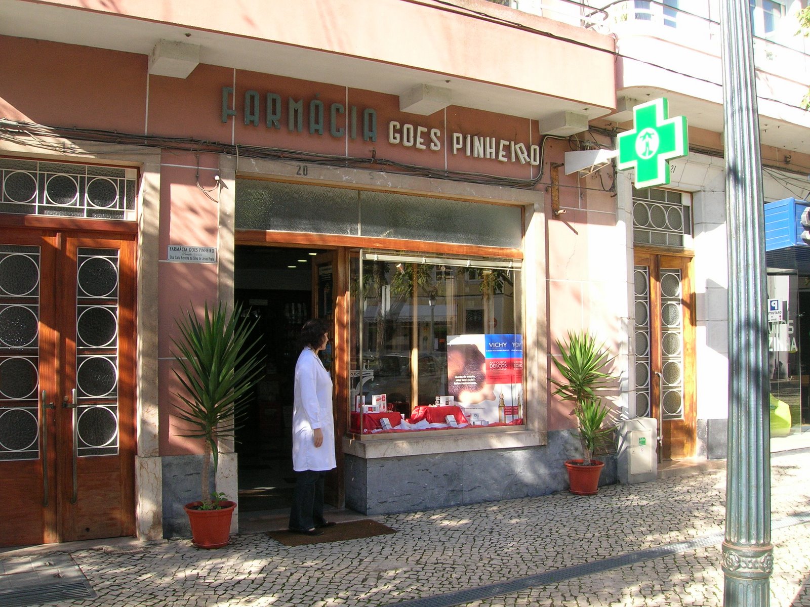 [1)+FARMÁCIA+GOIS+PINHEIRO.JPG]