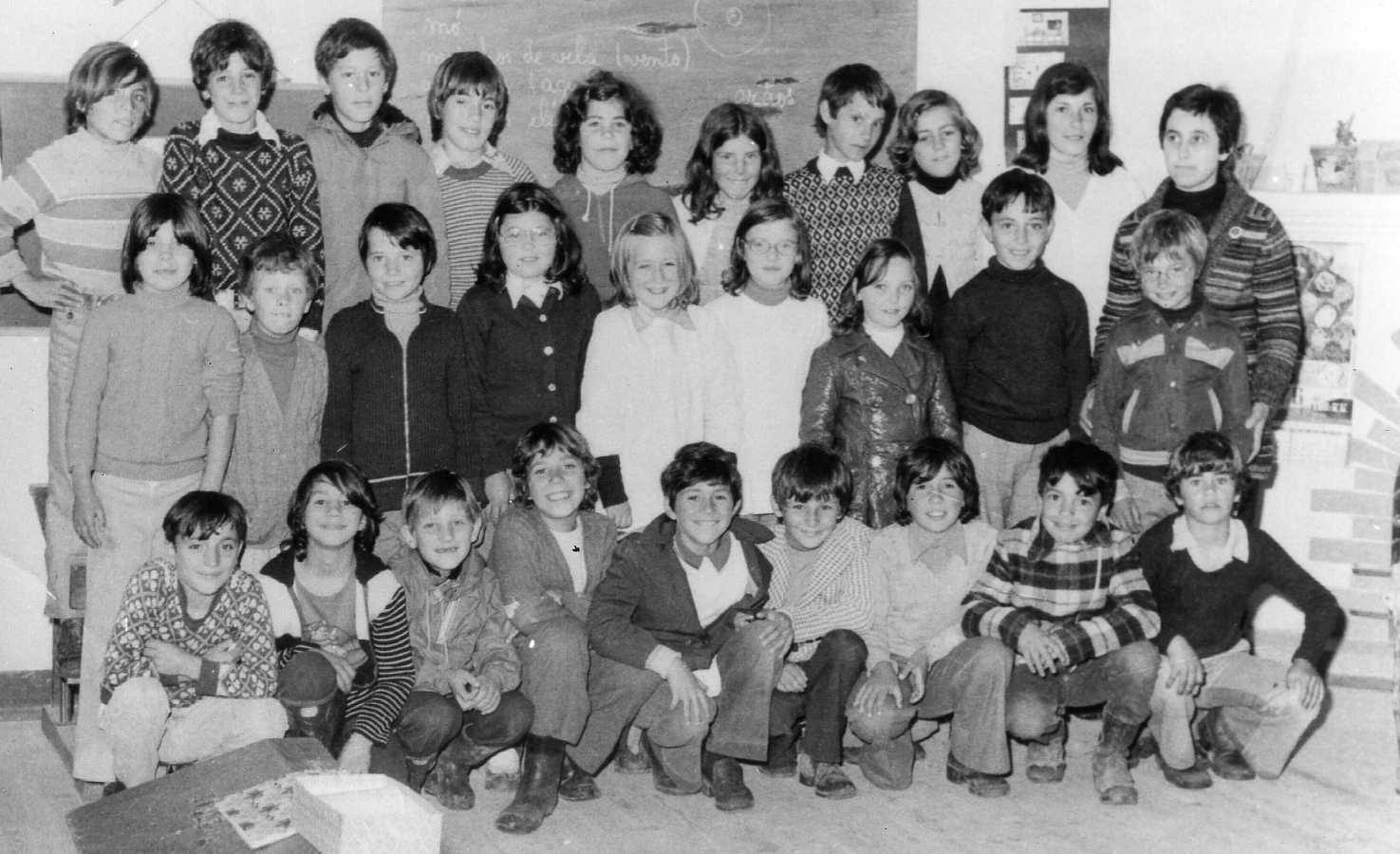 [36)Grupo+Escolar+Reg.Lavos.jpg]