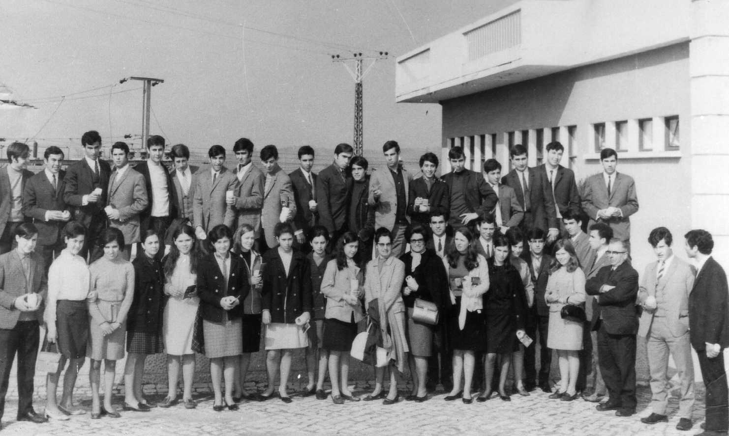 [32)Grupo+Esc.Com.Industrial.jpg]