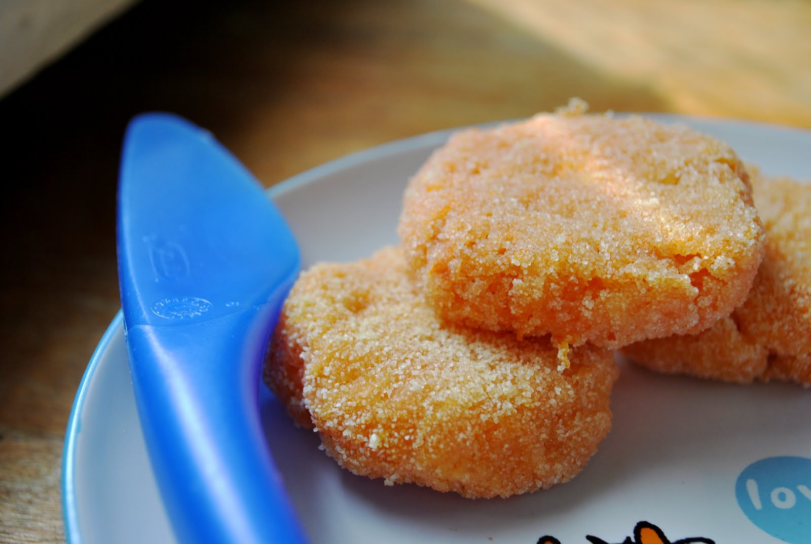Оладьи из моркови. Сырники с морковью. Оладья из моркови с манкой. Морковные оладьи с манкой. Кабачковые хашбраун.