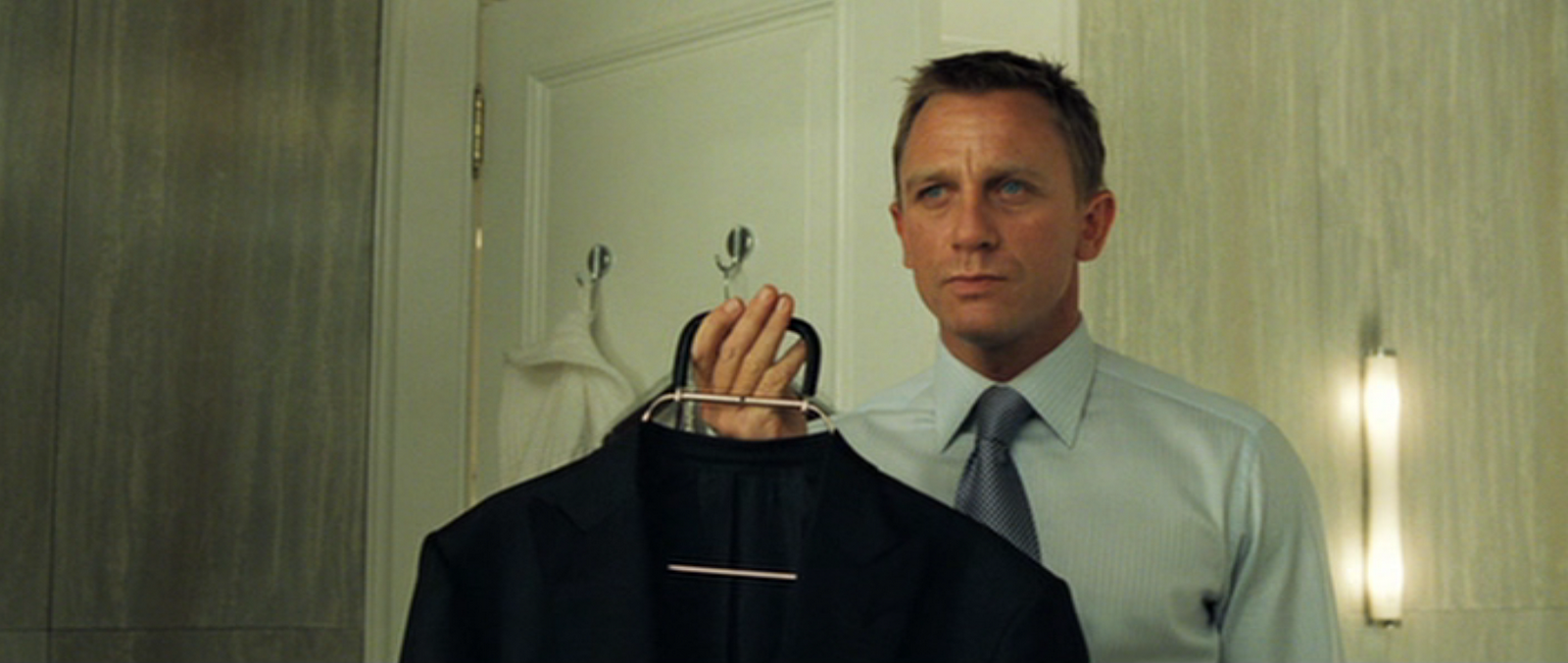 The Casino Royale Dinner Jacket –The Suits of James Bond