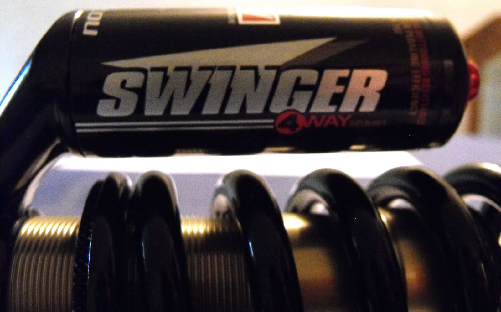 FCM Shox Manitou Swinger 4 Way SWI.SPV45 STL Resorte 8.75X2.75 400(SP)