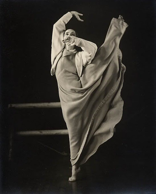 MarthaGrahamFrontier1935-BarbaraMor.jpg
